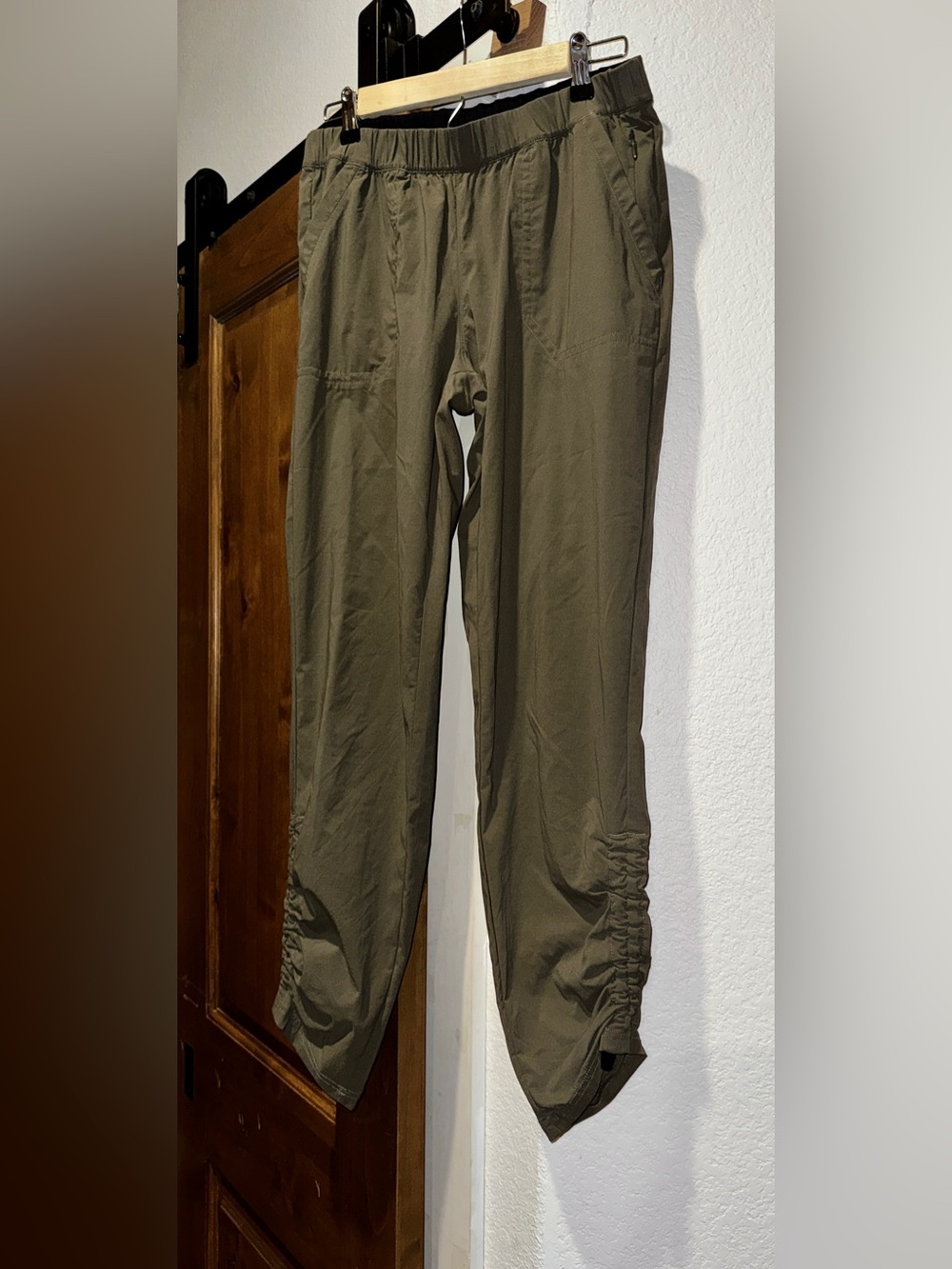 prAna Koen Ruched Ankle Crop Jogger Pants Olive Green M Medium